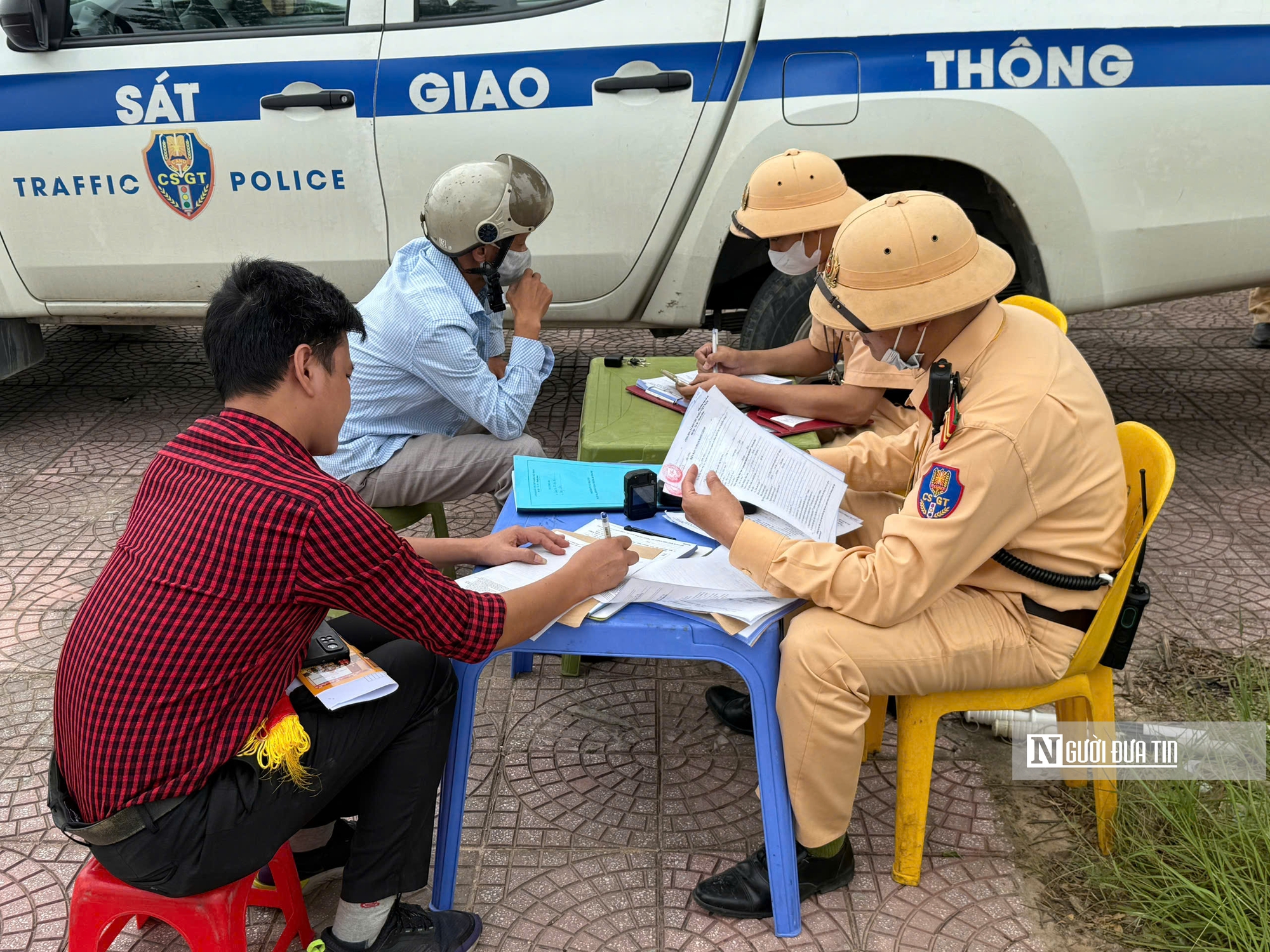 CSGT tăng cường kiểm tra nồng độ cồn nhiều trương hợp vi phạm bị xử lý nghiêm - Ảnh 8.