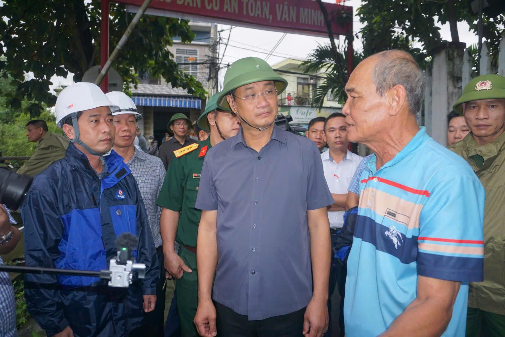 Bí thư Thành ủy Đà Nẵng: Tính mạng người dân là trên hết- Ảnh 1. Bí thư Thành ủy Đà Nẵng: Tính mạng người dân là trên hết- Ảnh 1.