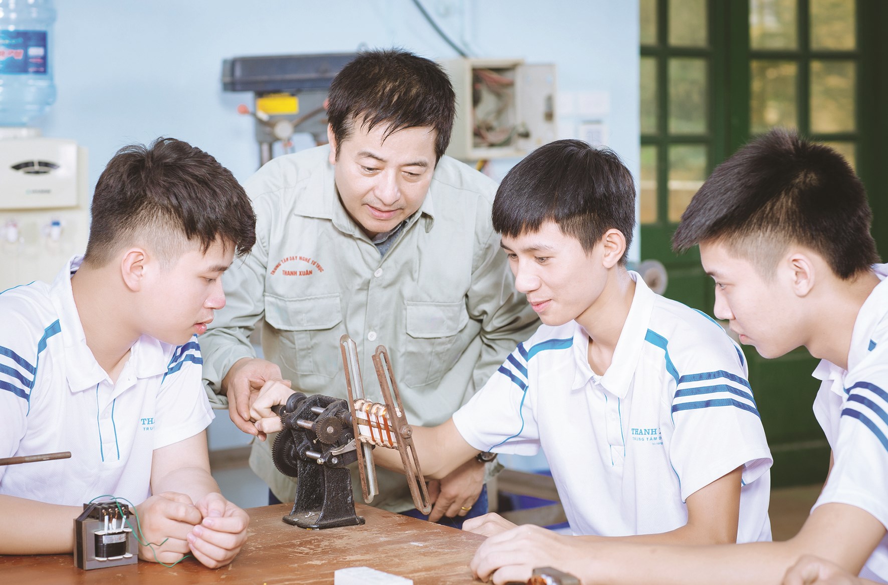 Đề xuất bổ sung loại hình trung học nghề cùng bậc học với THPT - Ảnh 1.