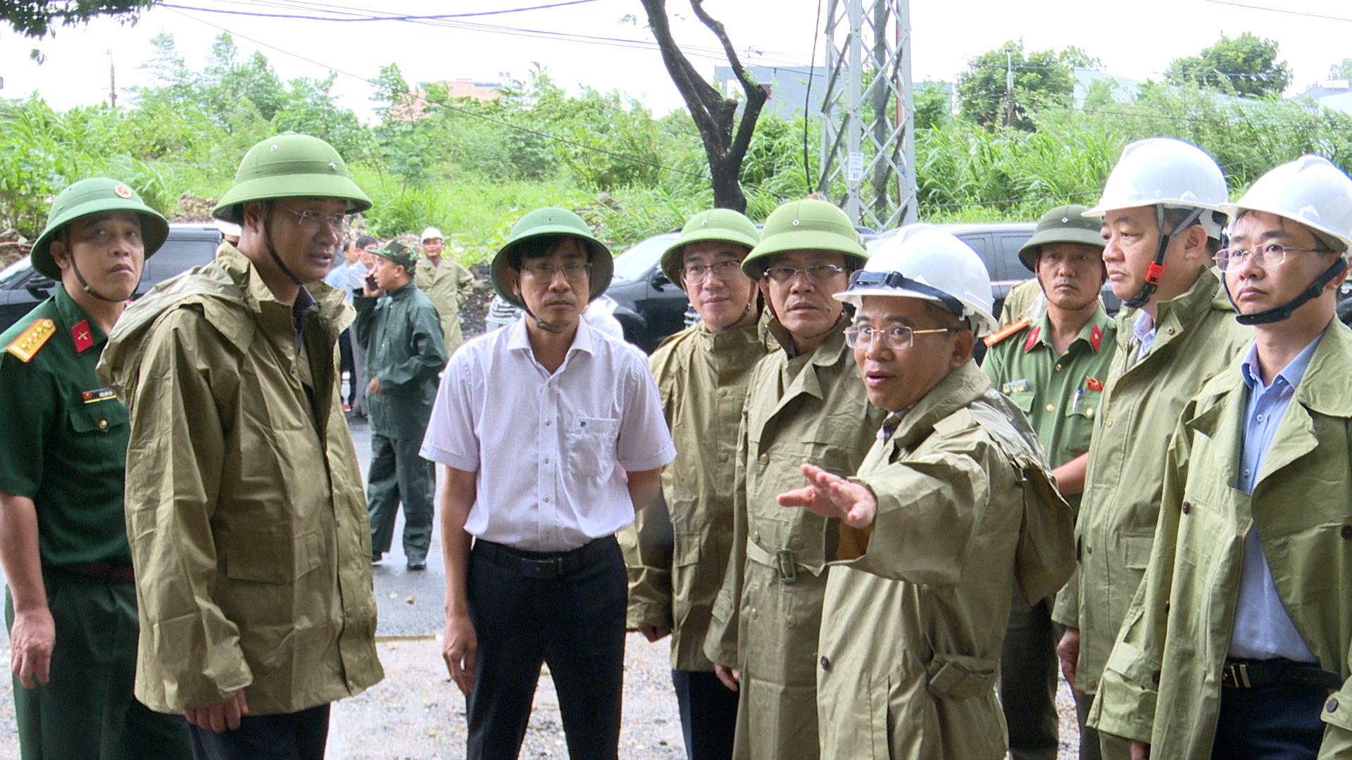 Bí thư Thành ủy Đà Nẵng: Tính mạng người dân là trên hết- Ảnh 3. Bí thư Thành ủy Đà Nẵng: Tính mạng người dân là trên hết- Ảnh 3.