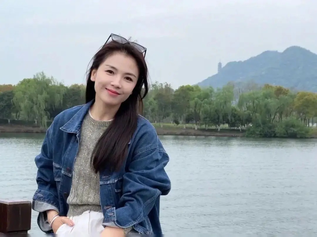 Lưu Đào gây sốt với vóc dáng ở tuổi 46 - Ảnh 1. Lưu Đào gây sốt với vóc dáng ở tuổi 46 - Ảnh 1.