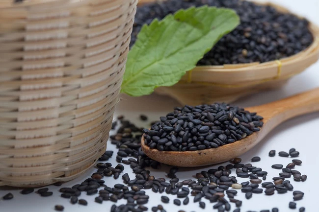 Vừng đen: Loại hạt "nhỏ nhưng có võ" là siêu thực phẩm nhờ hàm lượng dinh dưỡng phong phú - Ảnh 2.