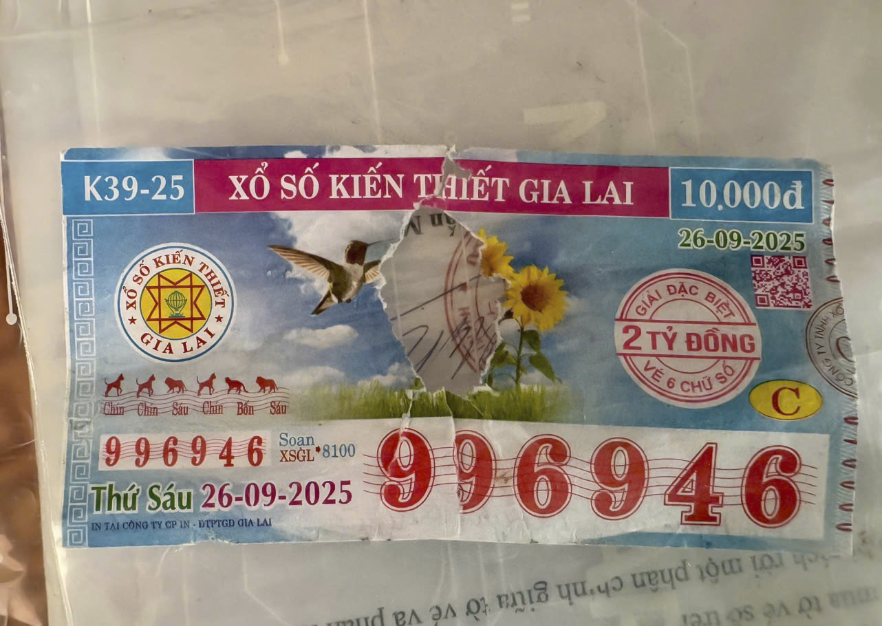 Chủ nhân tờ vé số độc đắc 2 tỷ đồng bị rách đã được trả thưởng - Ảnh 3.