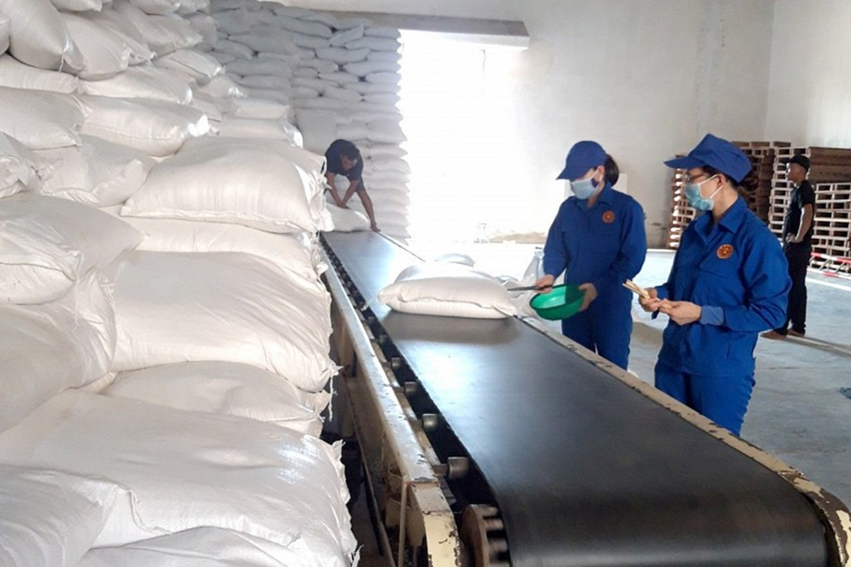 Bản tin 25/10: Bộ Tài chính xuất hơn 644 tấn gạo dự trữ hỗ trợ học sinh 3 địa phương - Ảnh 1.
