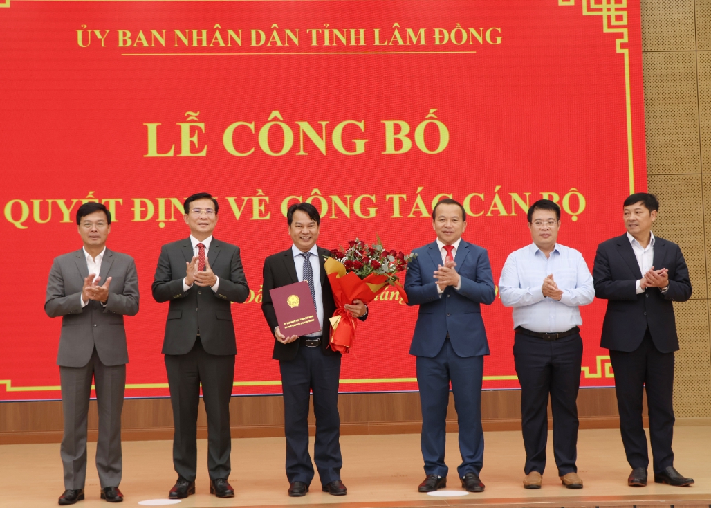 Lâm Đồng điều động, bổ nhiệm nhiều giám đốc sở, ban ngành- Ảnh 2. Lâm Đồng điều động, bổ nhiệm nhiều giám đốc sở, ban ngành- Ảnh 2.