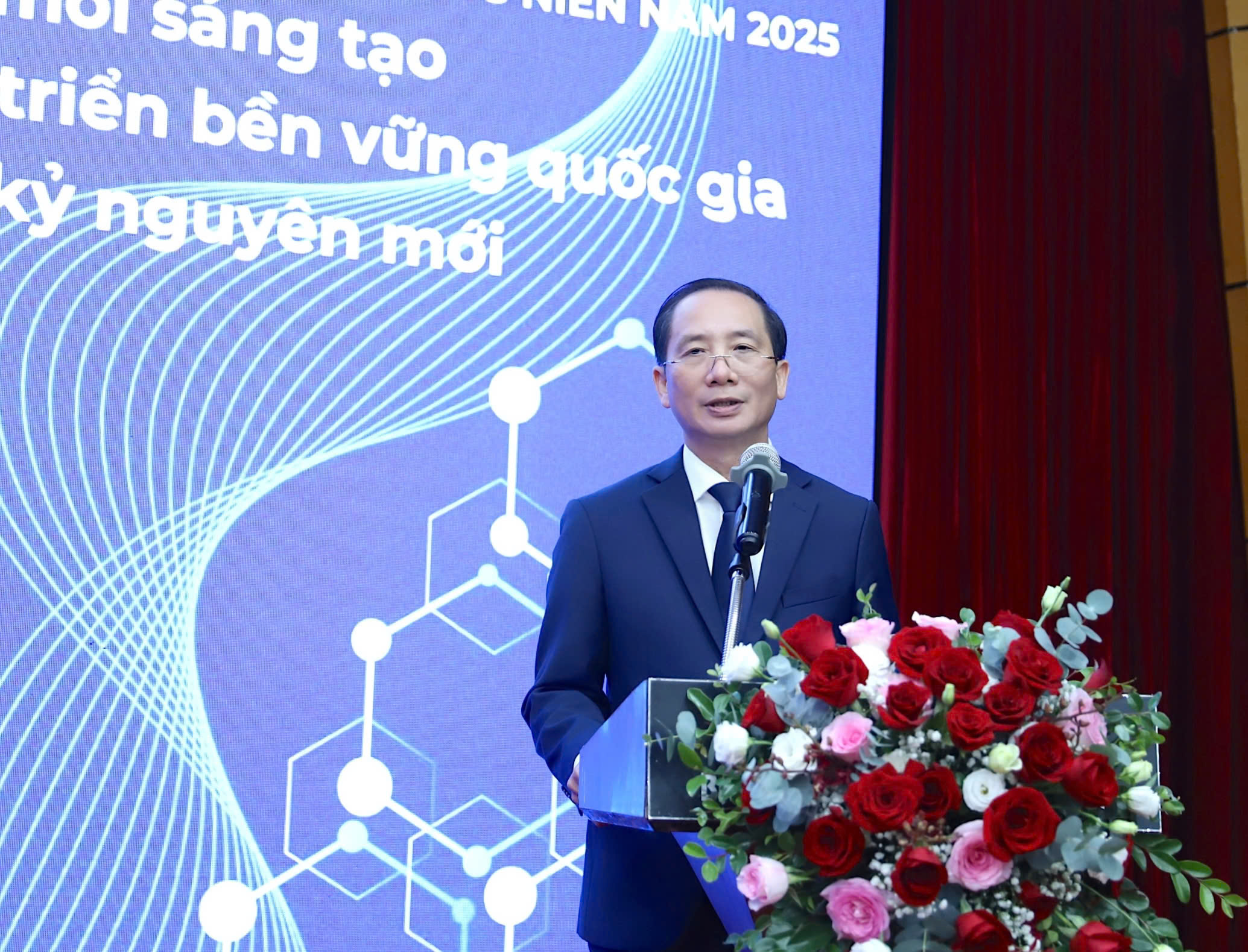 Mỗi cán bộ, công chức phải là một tác nhân đổi mới vì lợi ích chung- Ảnh 3.