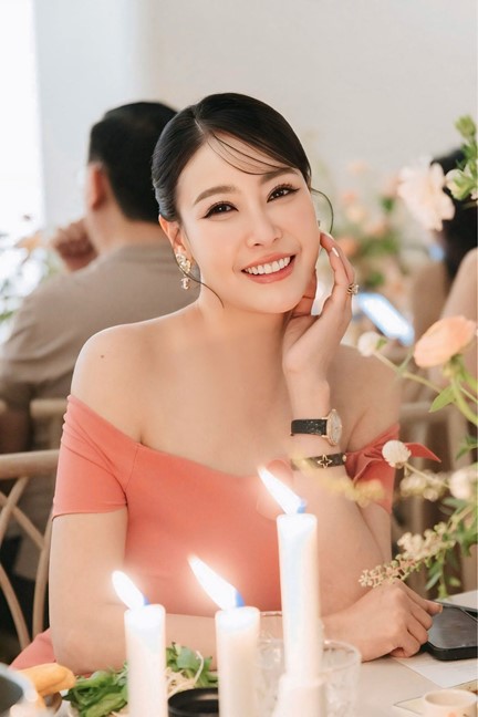 Hoa hậu Hà Kiều Anh hút mắt với nhan sắc trẻ trung tuổi U50 - Ảnh 2.