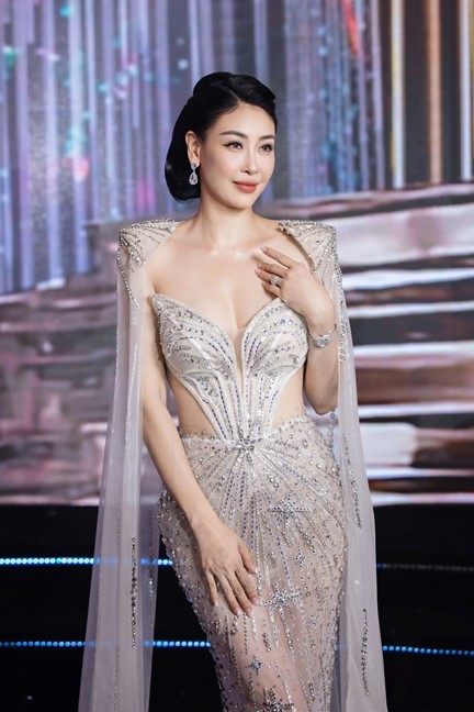 Hoa hậu Hà Kiều Anh hút mắt với nhan sắc trẻ trung tuổi U50 - Ảnh 7.