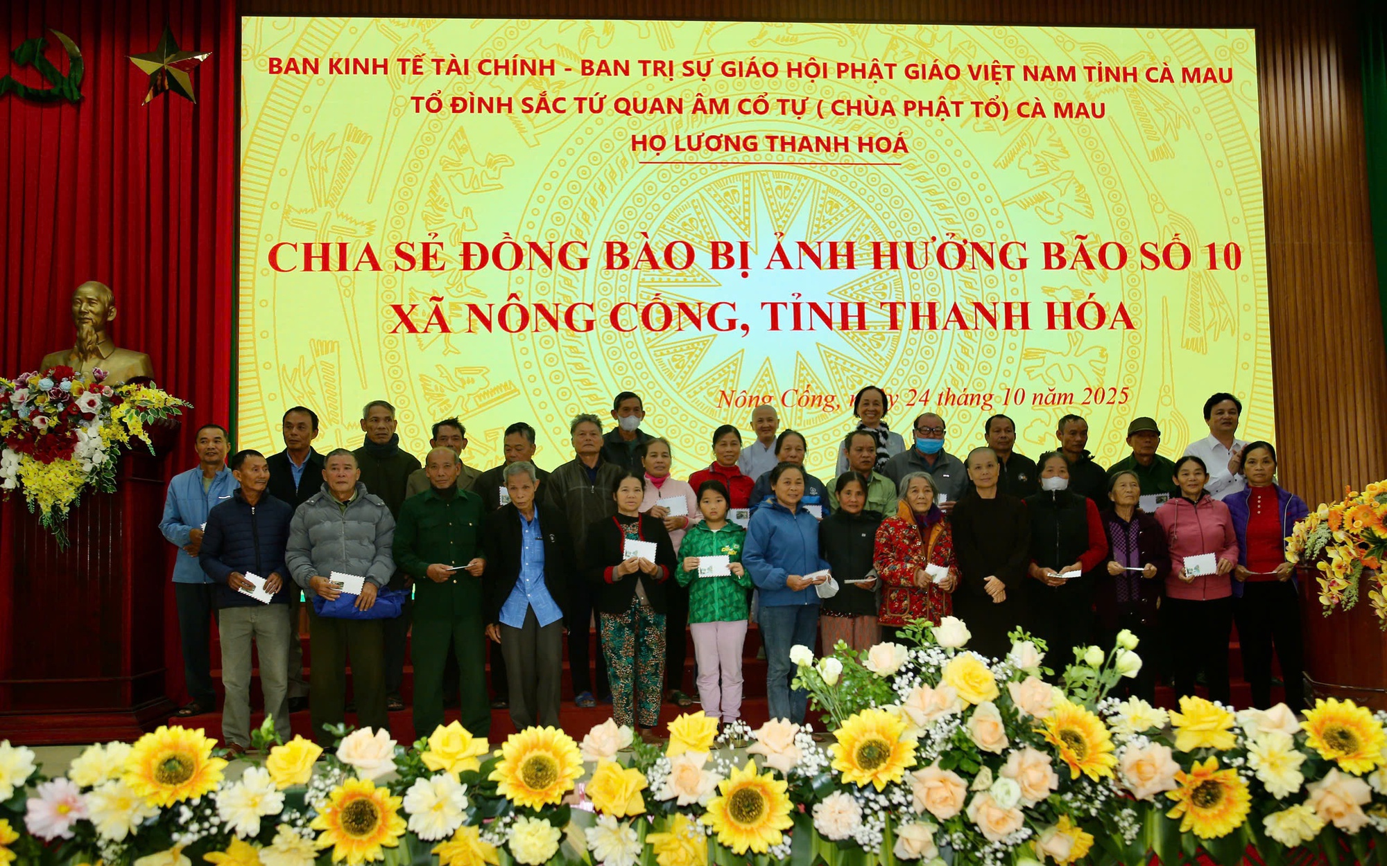 245 học sinh vùng biên ở Thanh Hóa tắm giặt giữa suối vì đứt nguồn nước sạch- Ảnh 6. 245 học sinh vùng biên ở Thanh Hóa tắm giặt giữa suối vì đứt nguồn nước sạch- Ảnh 6.
