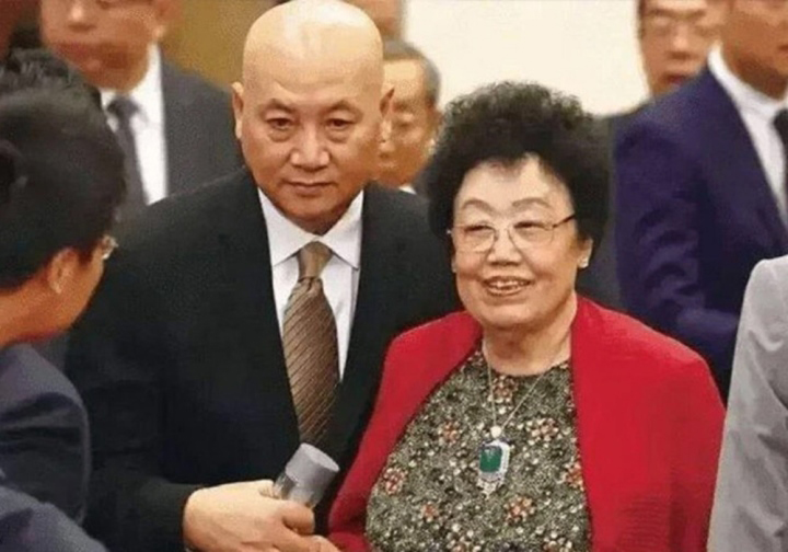 "Đường Tăng" Trì Trọng Thụy: Diễn viên giàu có nhất phim Tây Du Ký 1986- Ảnh 6. "Đường Tăng" Trì Trọng Thụy: Diễn viên giàu có nhất phim Tây Du Ký 1986- Ảnh 6.