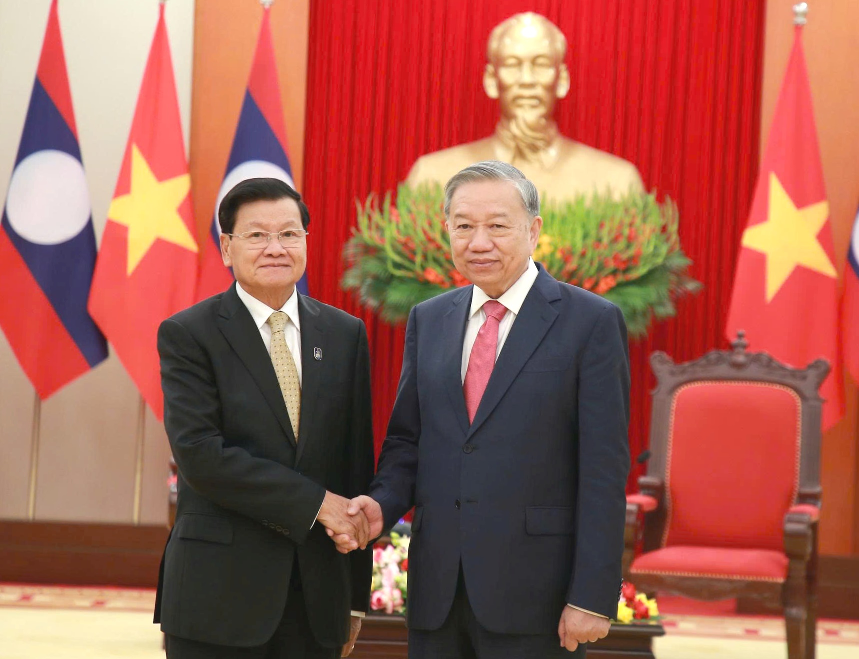 Việt Nam ưu tiên cao nhất hỗ trợ Lào tổ chức các sự kiện trọng đại- Ảnh 1. Việt Nam ưu tiên cao nhất hỗ trợ Lào tổ chức các sự kiện trọng đại- Ảnh 1.
