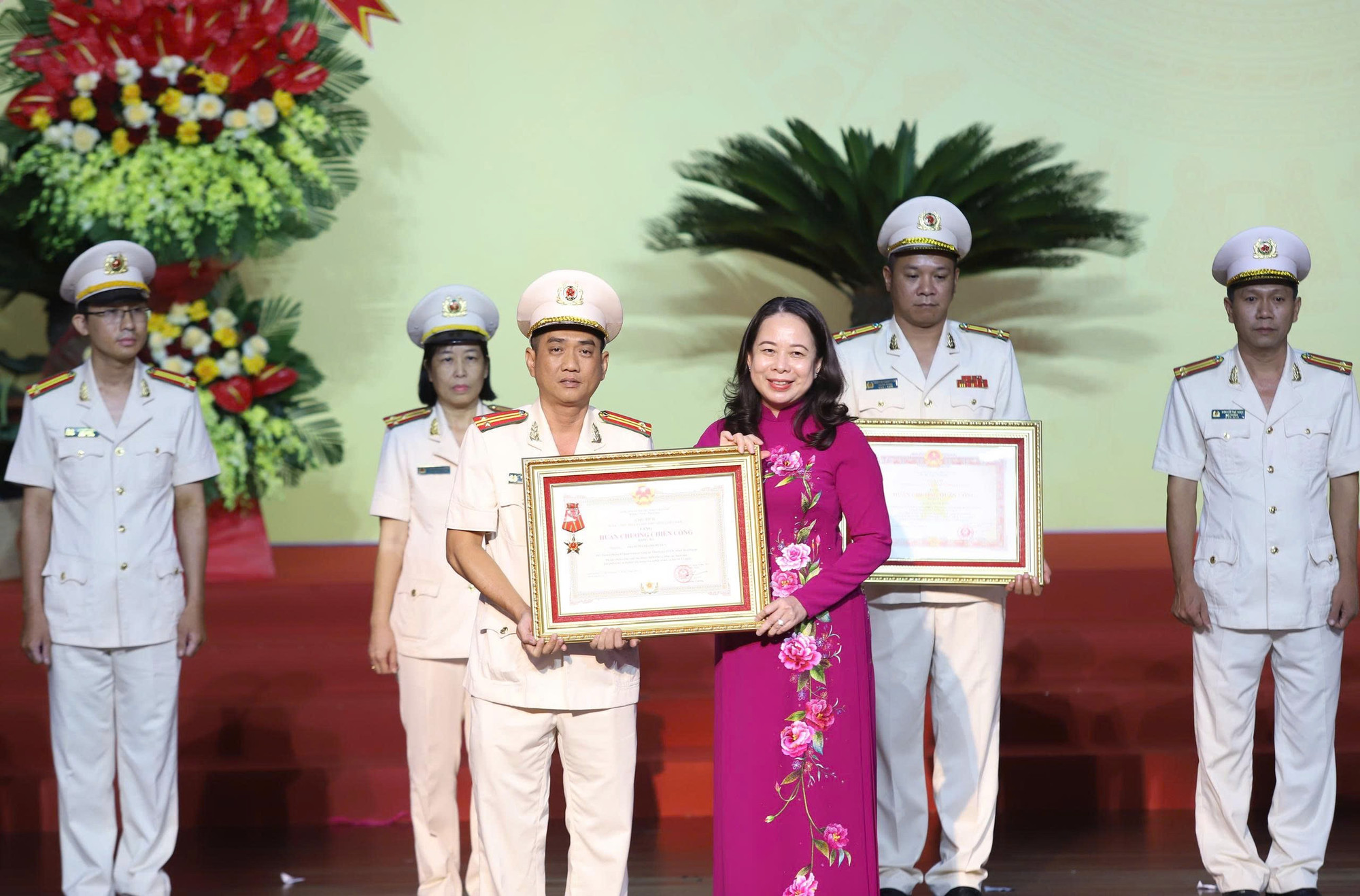 Tp.HCM lan tỏa phong trào thi đua yêu nước, hướng tới tầm vóc siêu đô thị quốc tế- Ảnh 4. Tp.HCM lan tỏa phong trào thi đua yêu nước, hướng tới tầm vóc siêu đô thị quốc tế- Ảnh 4.