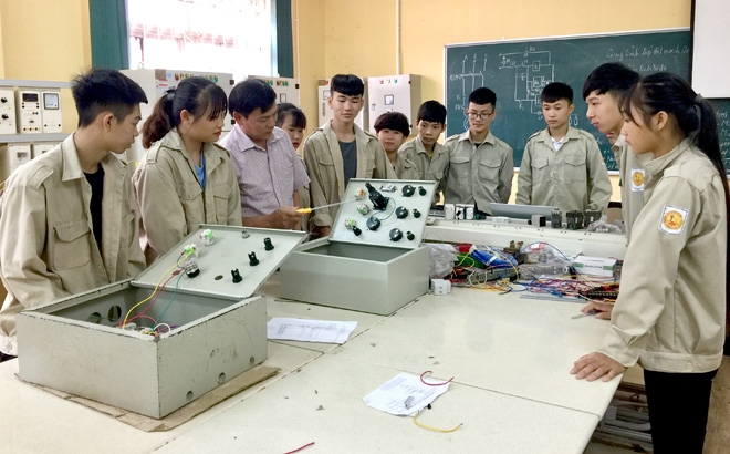 Thủ tục giảm học phí cho các nghề học nặng nhọc, độc hại, nhiều người cần biết - Ảnh 1.