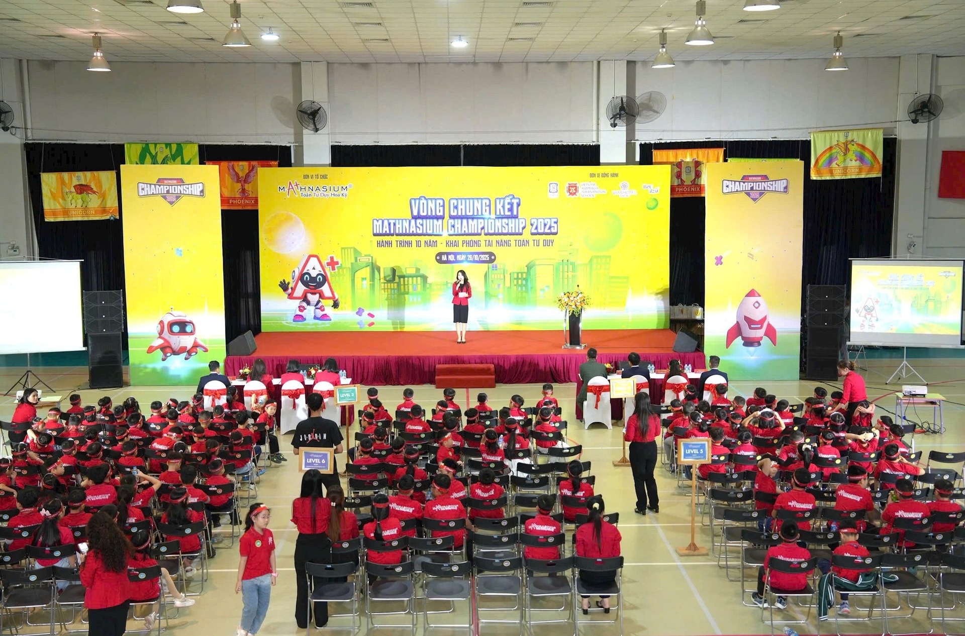 Vinh danh 18 thí sinh xuất sắc nhất tại Chung kết phía Bắc Mathnasium Championship 2025 - Ảnh 1.