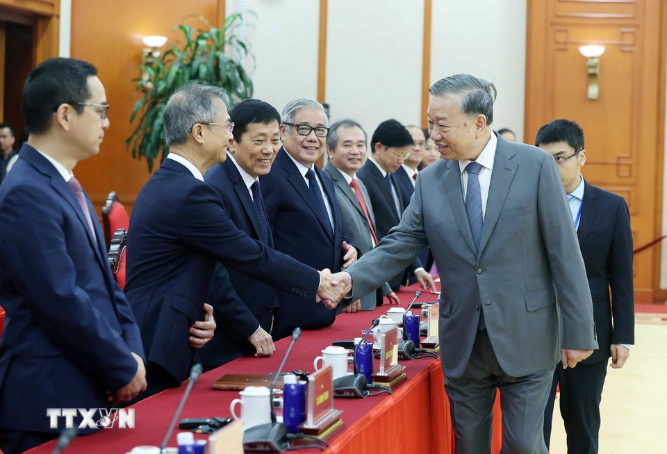 "Việt Nam muốn lớn mạnh bằng tri thức, bằng sáng tạo, bằng hợp tác bình đẳng và tôn trọng lẫn nhau"- Ảnh 1. "Việt Nam muốn lớn mạnh bằng tri thức, bằng sáng tạo, bằng hợp tác bình đẳng và tôn trọng lẫn nhau"- Ảnh 1.