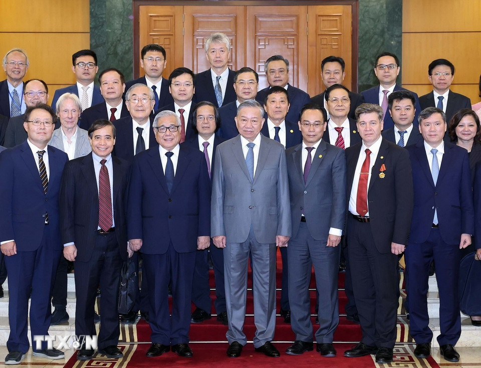 "Việt Nam muốn lớn mạnh bằng tri thức, bằng sáng tạo, bằng hợp tác bình đẳng và tôn trọng lẫn nhau"- Ảnh 4. "Việt Nam muốn lớn mạnh bằng tri thức, bằng sáng tạo, bằng hợp tác bình đẳng và tôn trọng lẫn nhau"- Ảnh 4.