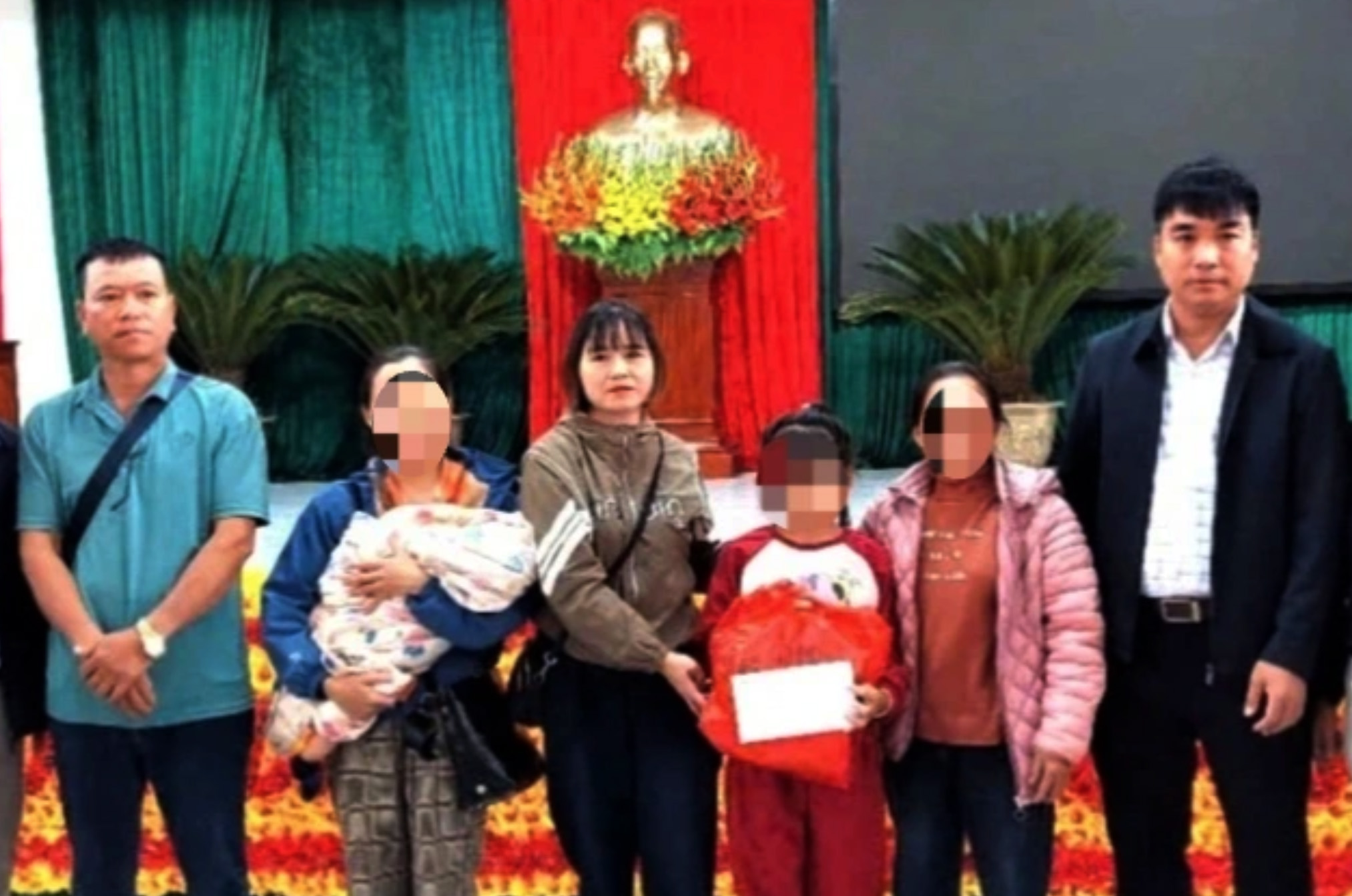 Vụ bé gái lớp 5 bị cha dượng bạo hành: Quyết định bất ngờ của người mẹ- Ảnh 2. Vụ bé gái lớp 5 bị cha dượng bạo hành: Quyết định bất ngờ của người mẹ- Ảnh 2.