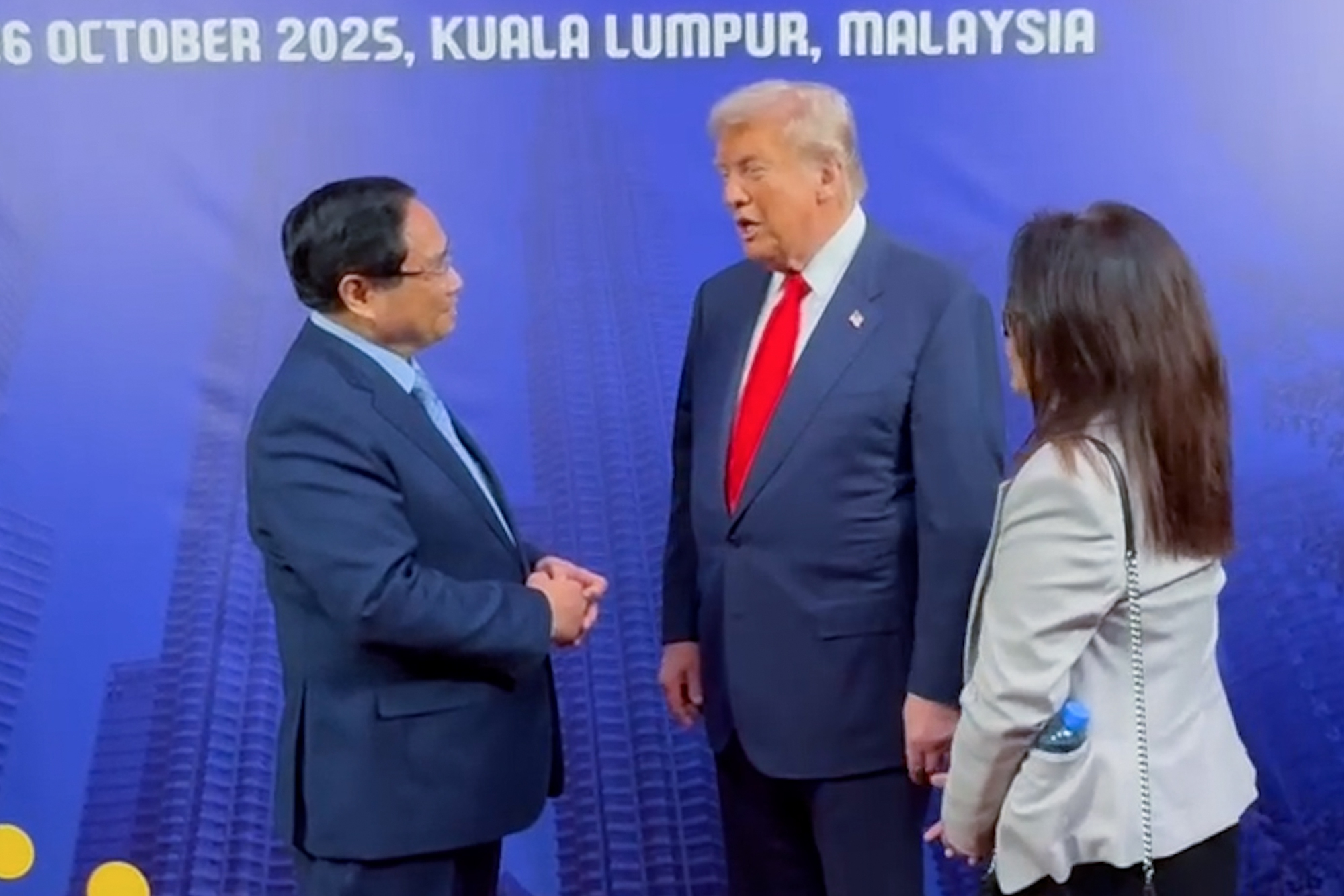 Thủ tướng chuyển lời mời Tổng thống Donald Trump sớm thăm Việt Nam- Ảnh 1. Thủ tướng chuyển lời mời Tổng thống Donald Trump sớm thăm Việt Nam- Ảnh 1.