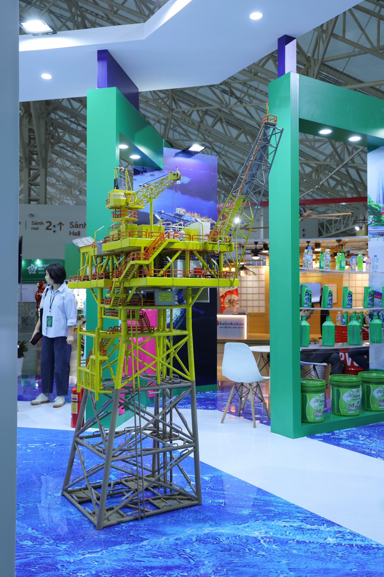 Cận cảnh gian trưng bày của Petrovietnam tại Hội chợ Mùa Thu năm 2025- Ảnh 2. Cận cảnh gian trưng bày của Petrovietnam tại Hội chợ Mùa Thu năm 2025- Ảnh 2.