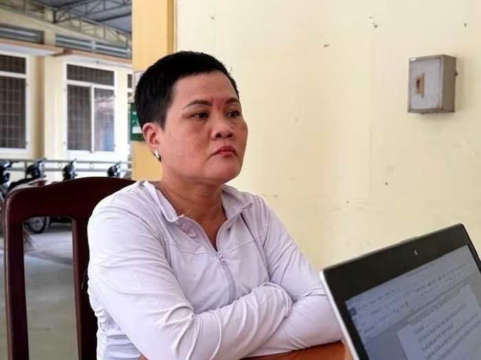 Bắt nữ quái vờ mua vé số rồi cướp điện thoại của người tàn tật- Ảnh 1. Bắt nữ quái vờ mua vé số rồi cướp điện thoại của người tàn tật- Ảnh 1.