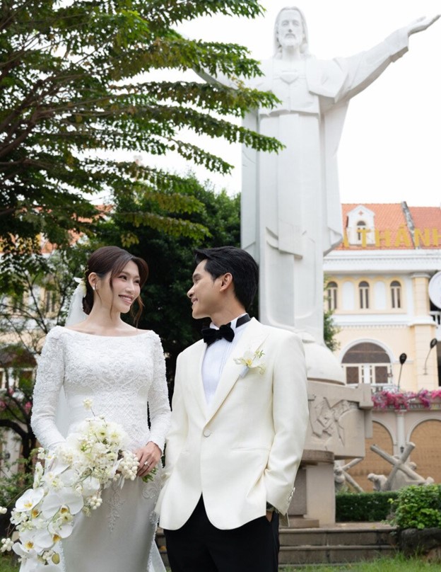 Dàn phù dâu "cực chất" trong lễ vu quy của nàng Hậu Chế Nguyễn Quỳnh Châu- Ảnh 1. Dàn phù dâu "cực chất" trong lễ vu quy của nàng Hậu Chế Nguyễn Quỳnh Châu- Ảnh 1.