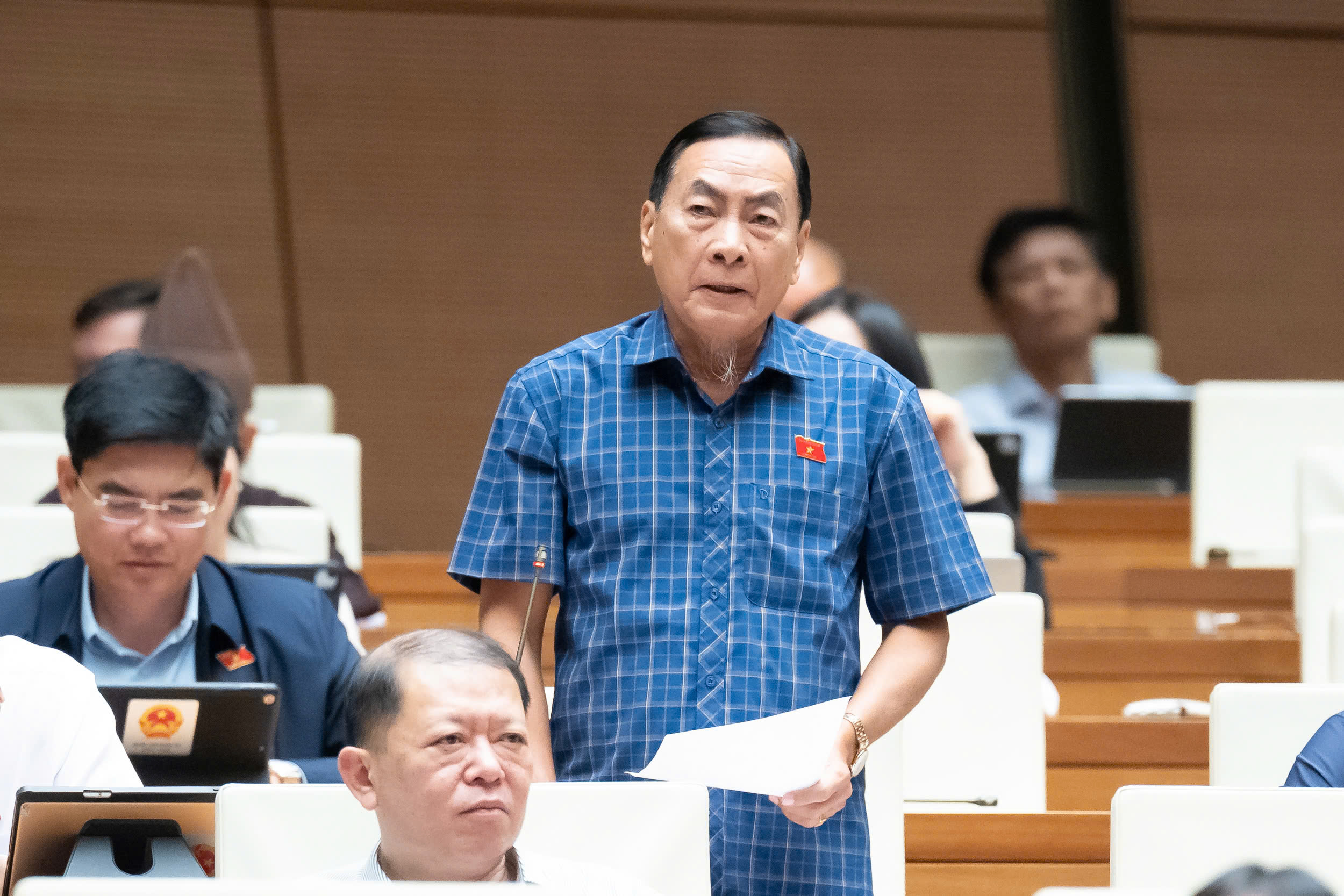 Đề nghị bổ sung quy định bảo vệ cán bộ trong ứng phó tình trạng khẩn cấp- Ảnh 2. Đề nghị bổ sung quy định bảo vệ cán bộ trong ứng phó tình trạng khẩn cấp- Ảnh 2.