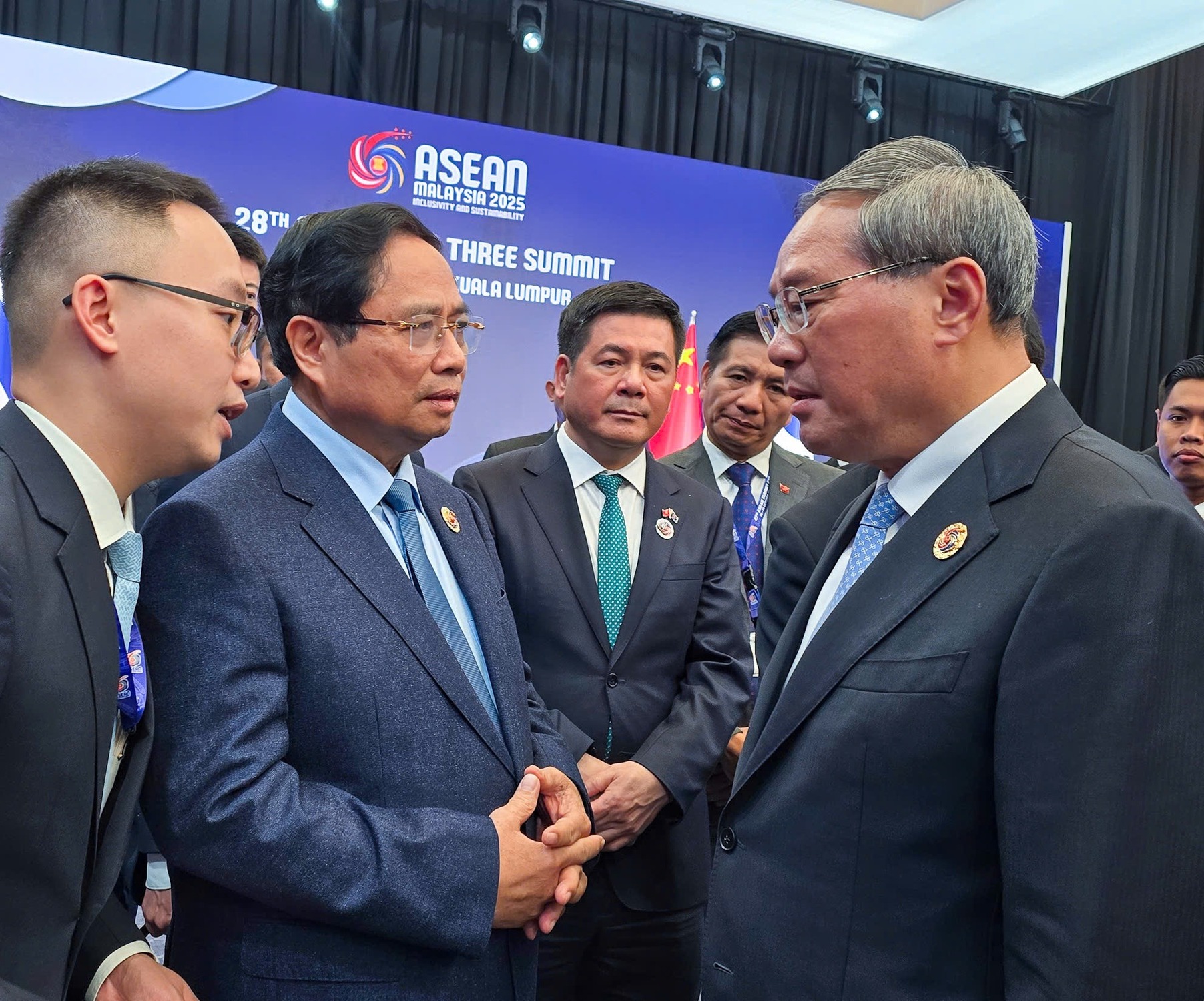 Thủ tướng đề nghị Trung Quốc tích cực hợp tác trong lĩnh vực đường sắt - Ảnh 1.