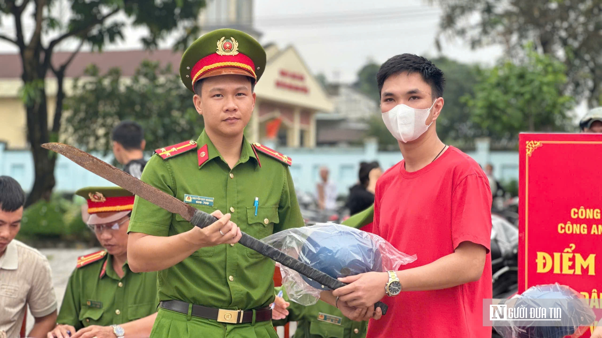 Đồng Nai: Đẩy mạnh vận động nhân dân giao nộp vũ khí, vật liệu nổ, công cụ hỗ trợ - Ảnh 3.