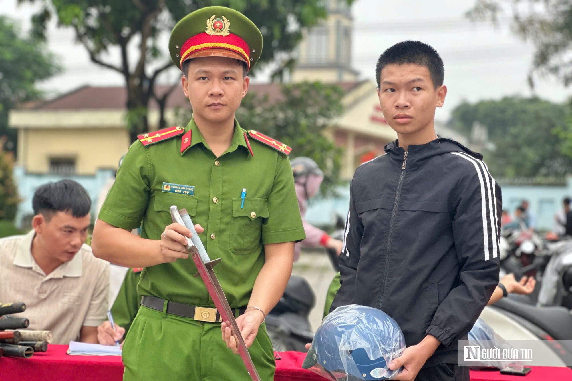 Đồng Nai: Đẩy mạnh vận động nhân dân giao nộp vũ khí, vật liệu nổ, công cụ hỗ trợ - Ảnh 5.