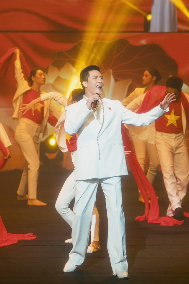 Anh Tú "Voi Bản Đôn": Nam ca sĩ đẹp trai giọng ngọt, đắt show nhờ thực lực - Ảnh 5.