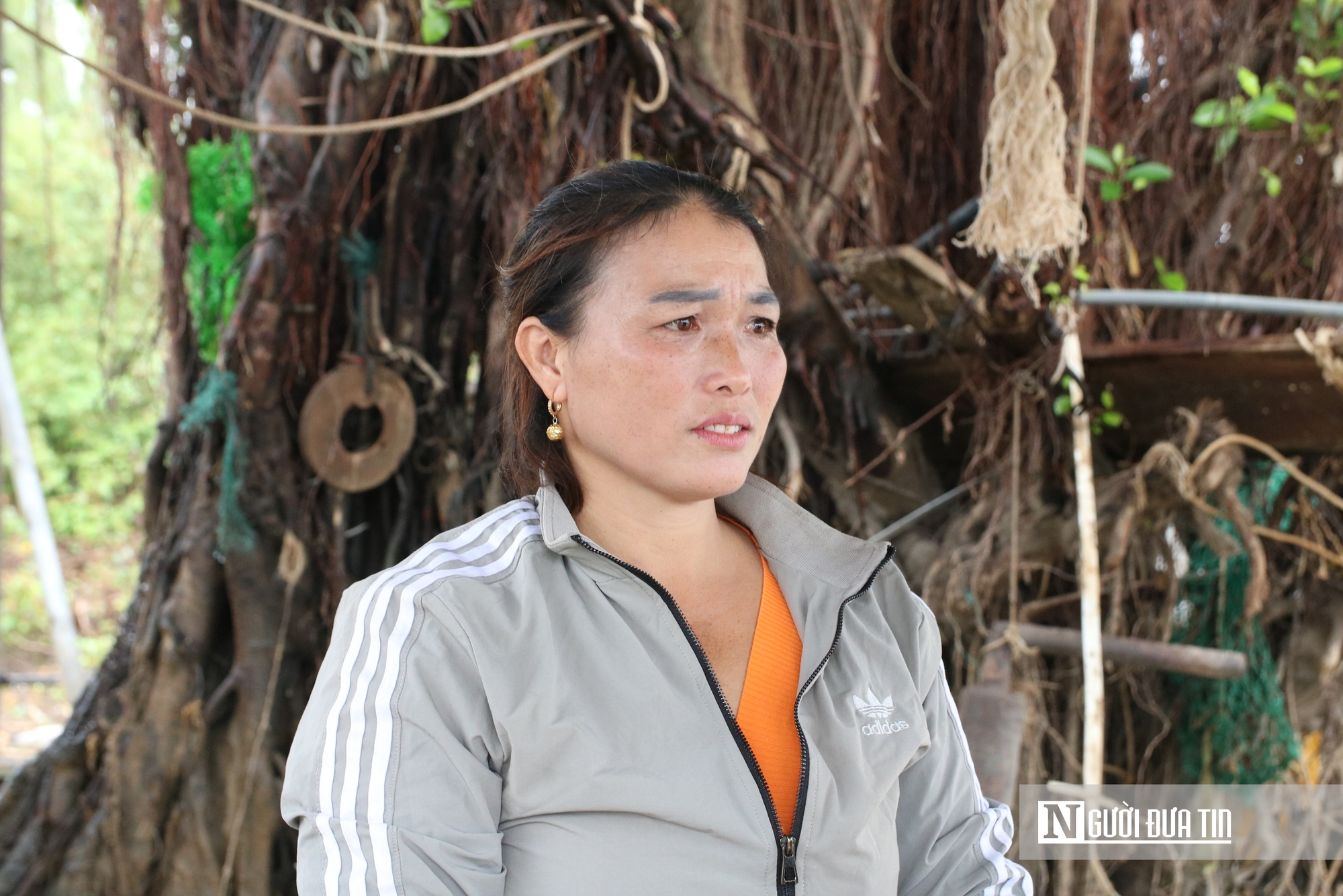 Cặp vợ chồng giành giật sự sống cho hơn 50 người "chán sống" ở cầu Bến Thuỷ- Ảnh 4. Cặp vợ chồng giành giật sự sống cho hơn 50 người "chán sống" ở cầu Bến Thuỷ- Ảnh 4.