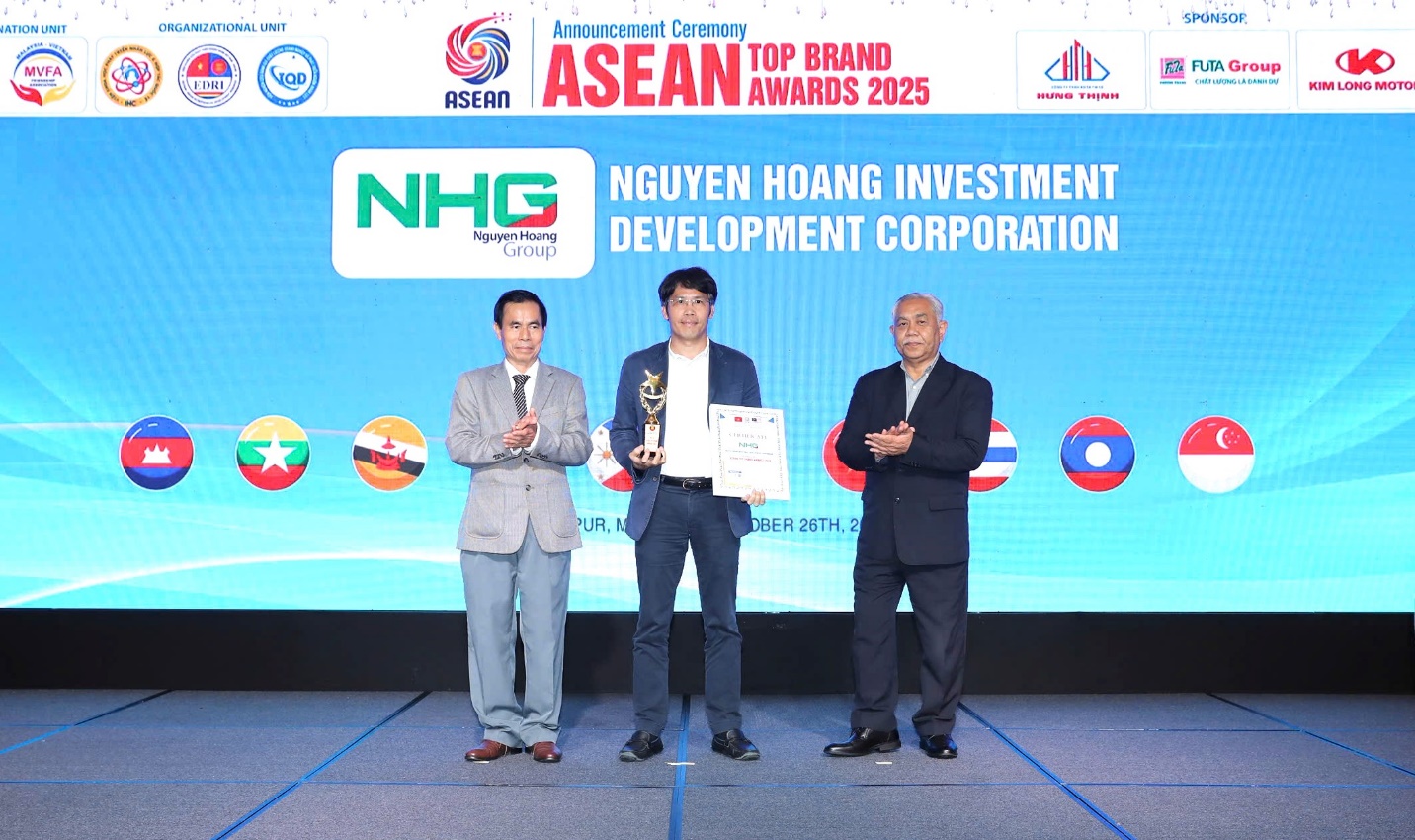 Tập đoàn Nguyễn Hoàng - Top 10 Thương hiệu uy tín hàng đầu ASEAN 2025 - Ảnh 2.