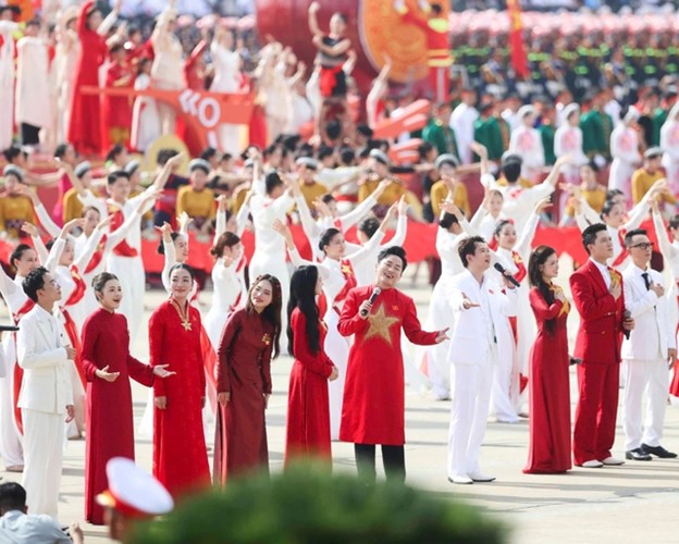 Anh Tú "Voi Bản Đôn": Nam ca sĩ đẹp trai giọng ngọt, đắt show nhờ thực lực - Ảnh 7.