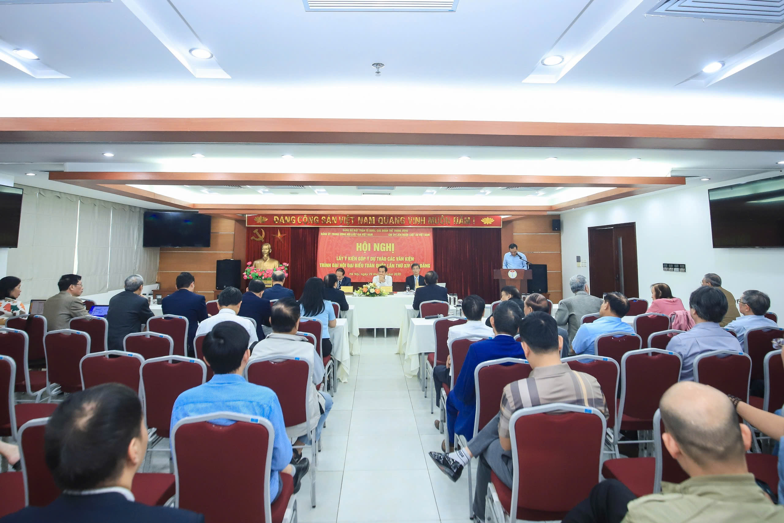 Luật gia, luật sư hiến kế hoàn thiện Văn kiện Đại hội XIV - Ảnh 1.