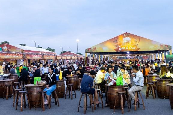 Hội chợ Mùa Thu lần Thứ nhất - 2025: “Cực phẩm” ẩm thực – “Đại tiệc ăn chơi’ hot nhất thời điểm này- Ảnh 7. Hội chợ Mùa Thu lần Thứ nhất - 2025: “Cực phẩm” ẩm thực – “Đại tiệc ăn chơi’ hot nhất thời điểm này- Ảnh 7.