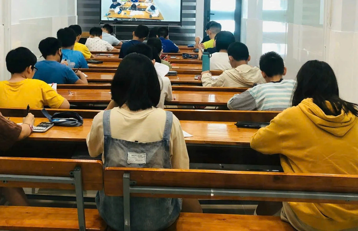 Tp.HCM bỏ quy định dạy thêm, học thêm sau 20H - Ảnh 1.