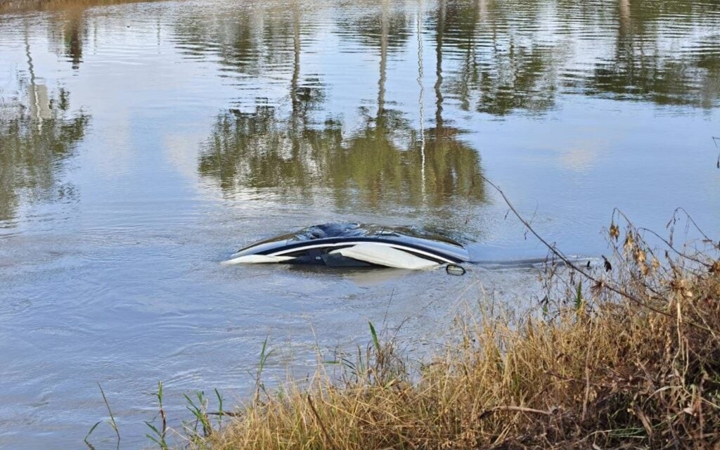 Người đàn ông 53 tuổi tử vong sau khi nhảy từ tầng 7 khách sạn đang cháy ngùn ngụt - Ảnh 4.