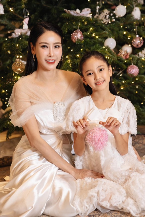 "Tiểu mỹ nhân" nhà Hoa hậu Hà Kiều Anh ở tuổi lên 10- Ảnh 9. "Tiểu mỹ nhân" nhà Hoa hậu Hà Kiều Anh ở tuổi lên 10- Ảnh 9.