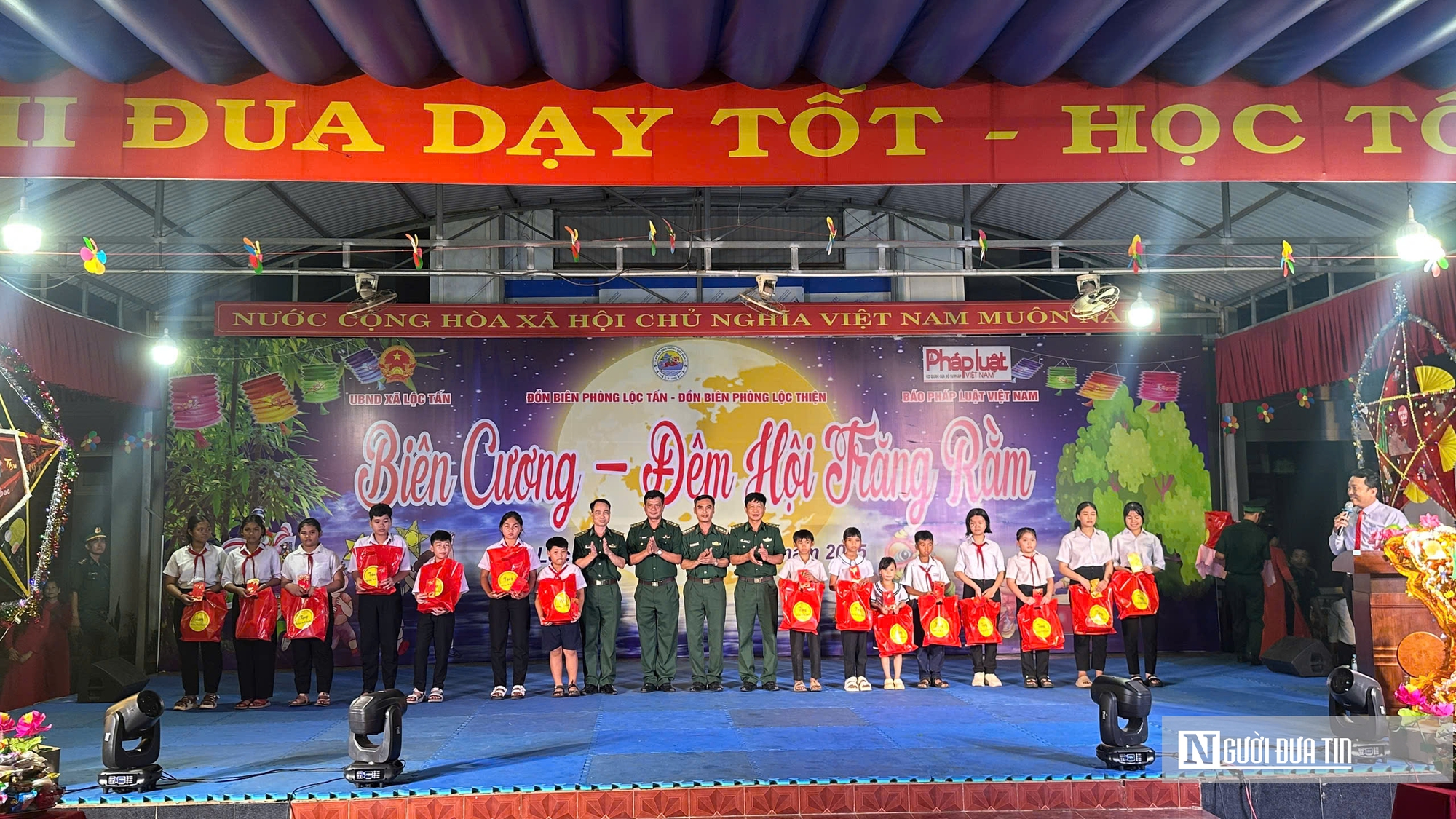 Ấm áp Trung thu nơi biên giới - Ảnh 6.