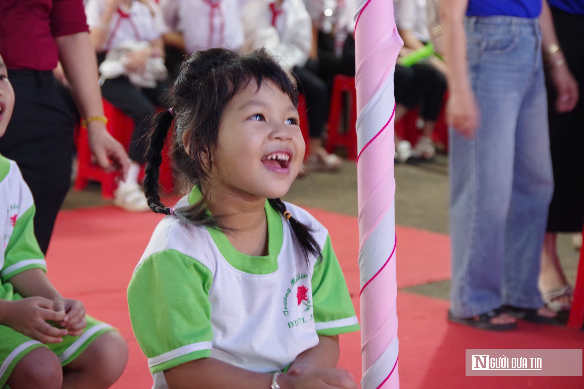 Ấm áp Trung thu nơi biên giới - Ảnh 1.