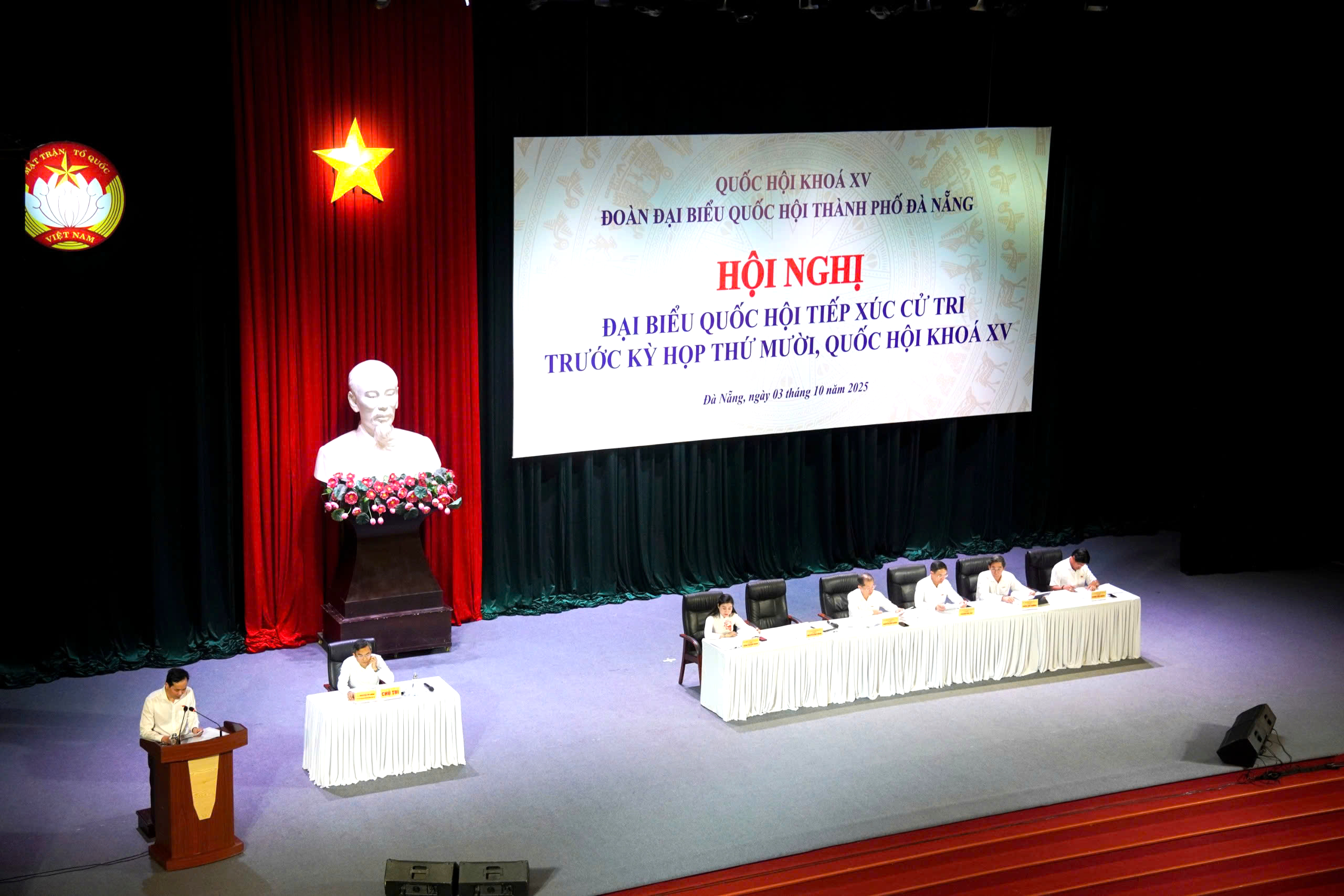 Chủ tịch Đà Nẵng: Sẽ triển khai nhà ở xã hội bằng ngân sách, thực hiện từng bước- Ảnh 5.