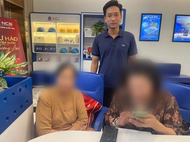 Cụ bà suýt mất 700 triệu đồng sau cuộc gọi giả danh công an- Ảnh 1.