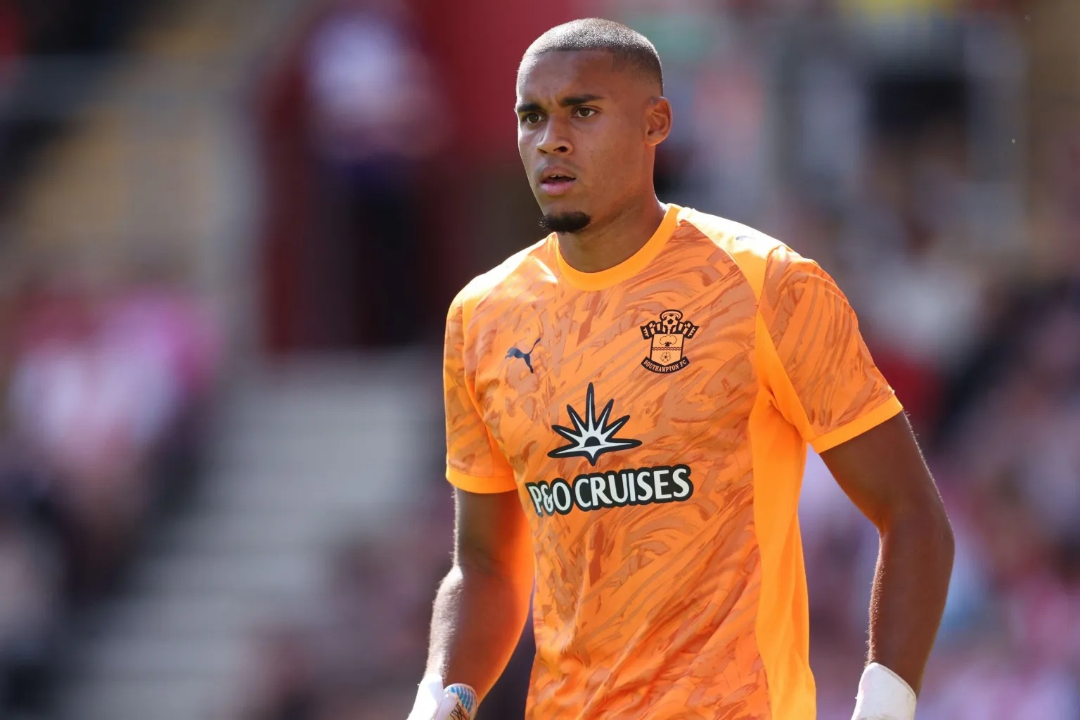 Thủ môn Southampton được yêu cầu đá tiền đạo sau xử lý xuất sắc trước Real Madrid - Ảnh 2. Thủ môn Southampton được yêu cầu đá tiền đạo sau xử lý xuất sắc trước Real Madrid - Ảnh 2.