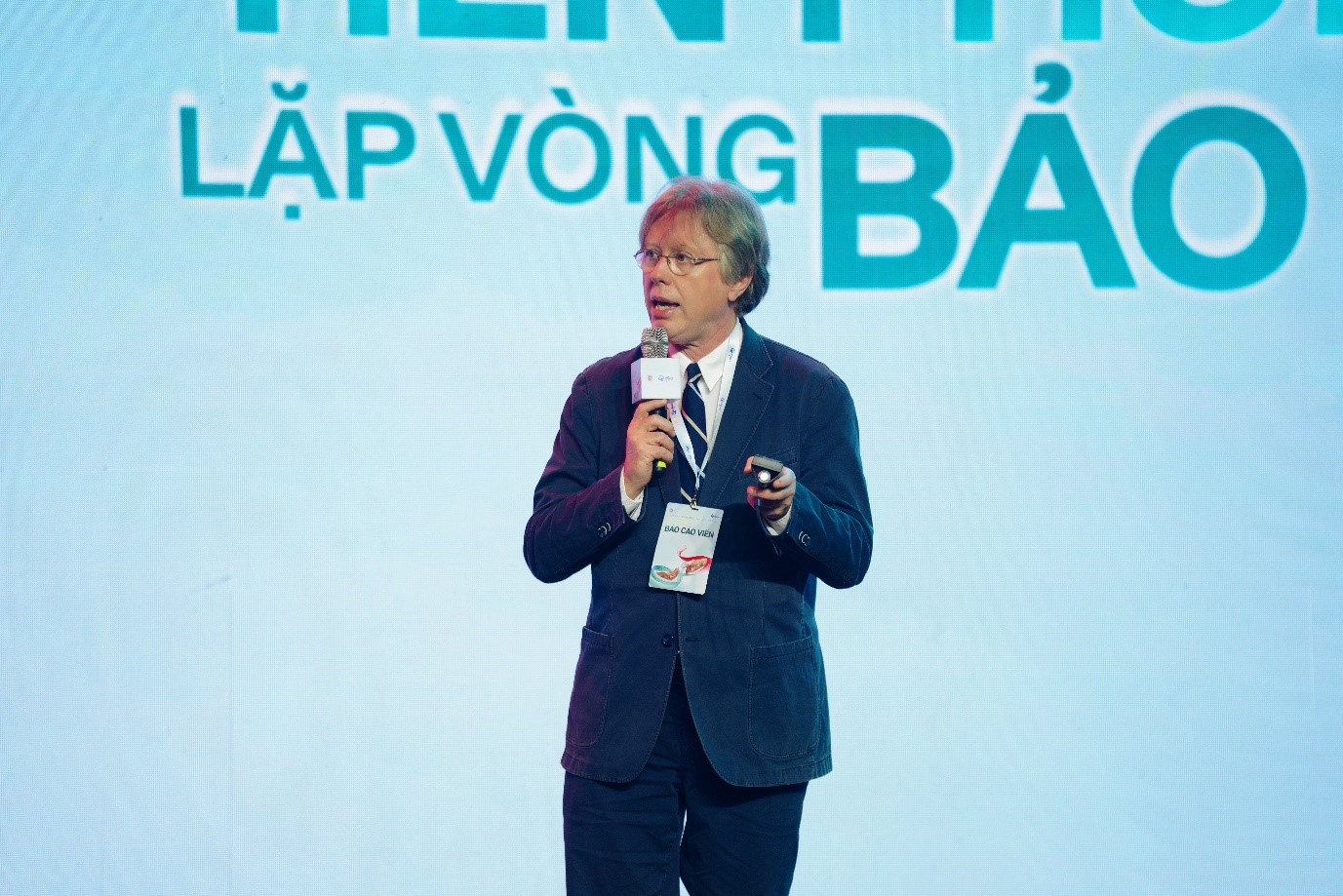 Pfizer Việt Nam phối hợp cùng Hội Hô hấp Việt Nam tổ chức hội nghị khoa học “Sứ mệnh tiên phong, lặp vòng bảo vệ” - Ảnh 4.