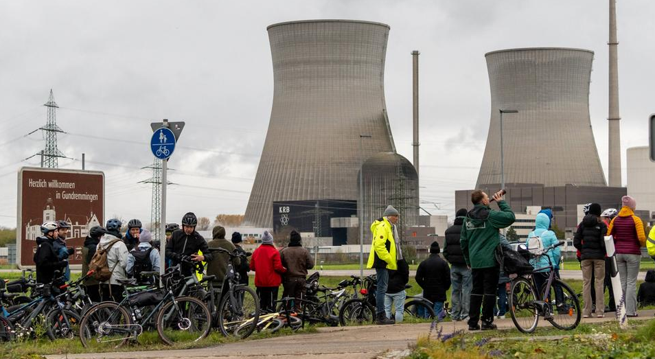 56.000 tấn bê tông sụp đổ tại nhà máy điện hạt nhân Đức - Ảnh 1.