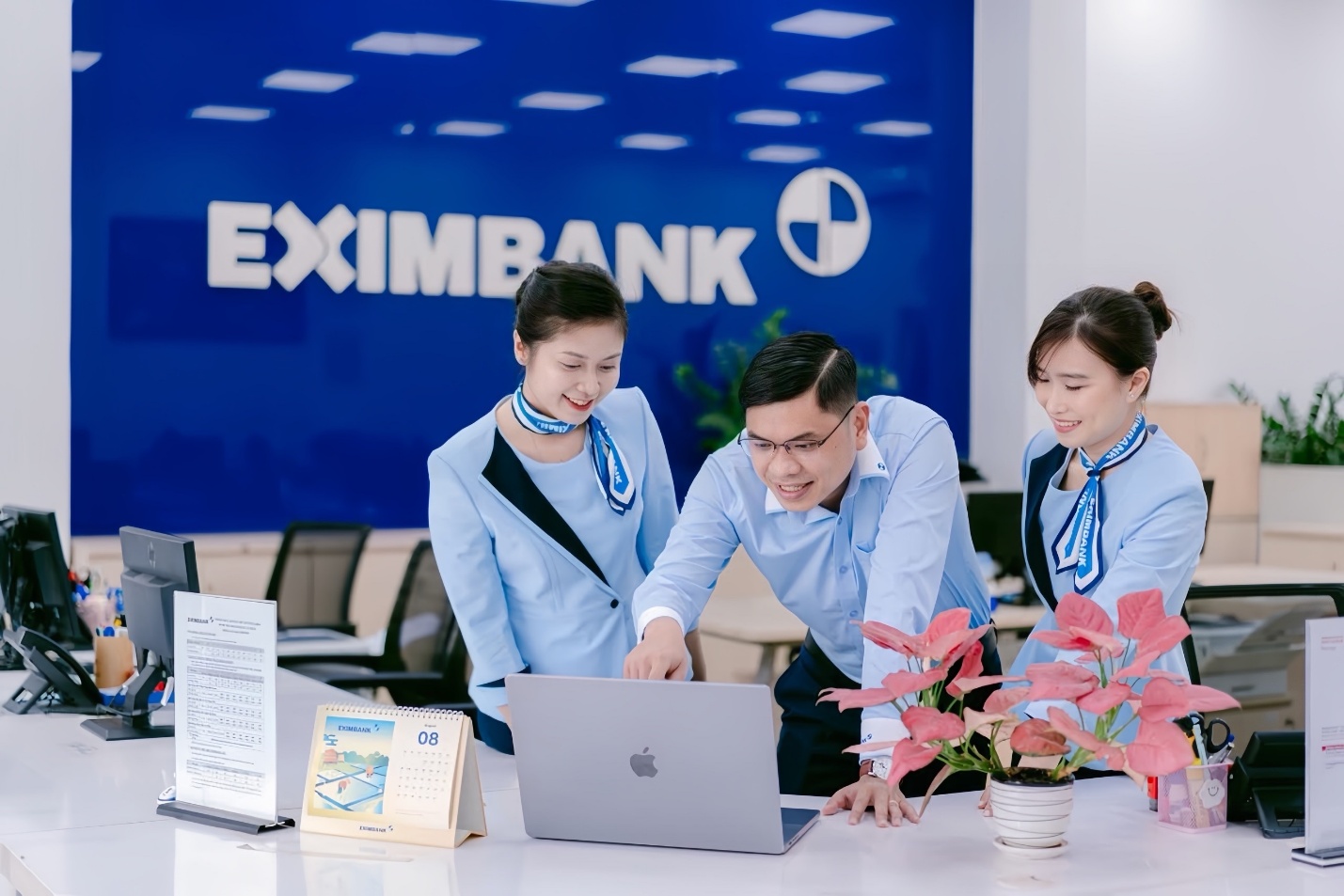 Eximbank lãi 2.049 tỷ đồng sau 9 tháng đầu năm 2025 - Ảnh 1.