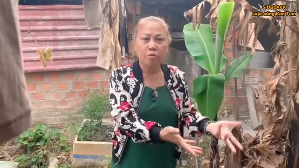 "Họa mi núi rừng" tuổi U60: Về quê chăn heo vẫn hát và cười vang, mắc nhiều bệnh phải nhập viện - Ảnh 2.