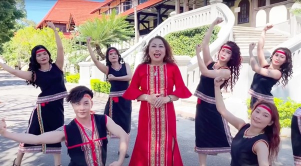 "Họa mi núi rừng" tuổi U60: Về quê chăn heo vẫn hát và cười vang, mắc nhiều bệnh phải nhập viện - Ảnh 5.