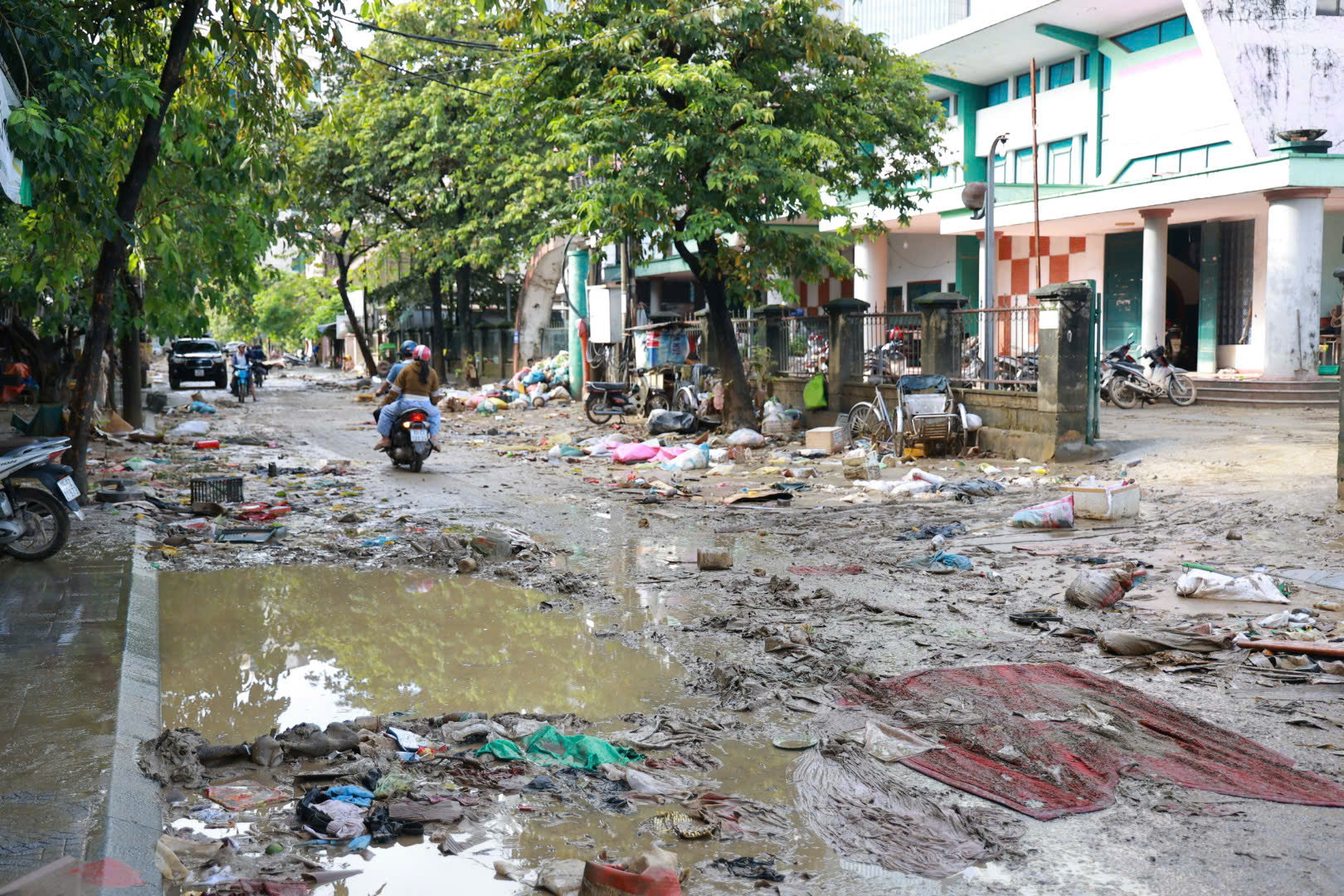 Xúc động hình ảnh chiến sĩ Công an Quảng Trị làm nhiệm vụ đặc biệt tại Huế- Ảnh 10. Xúc động hình ảnh chiến sĩ Công an Quảng Trị làm nhiệm vụ đặc biệt tại Huế- Ảnh 10.