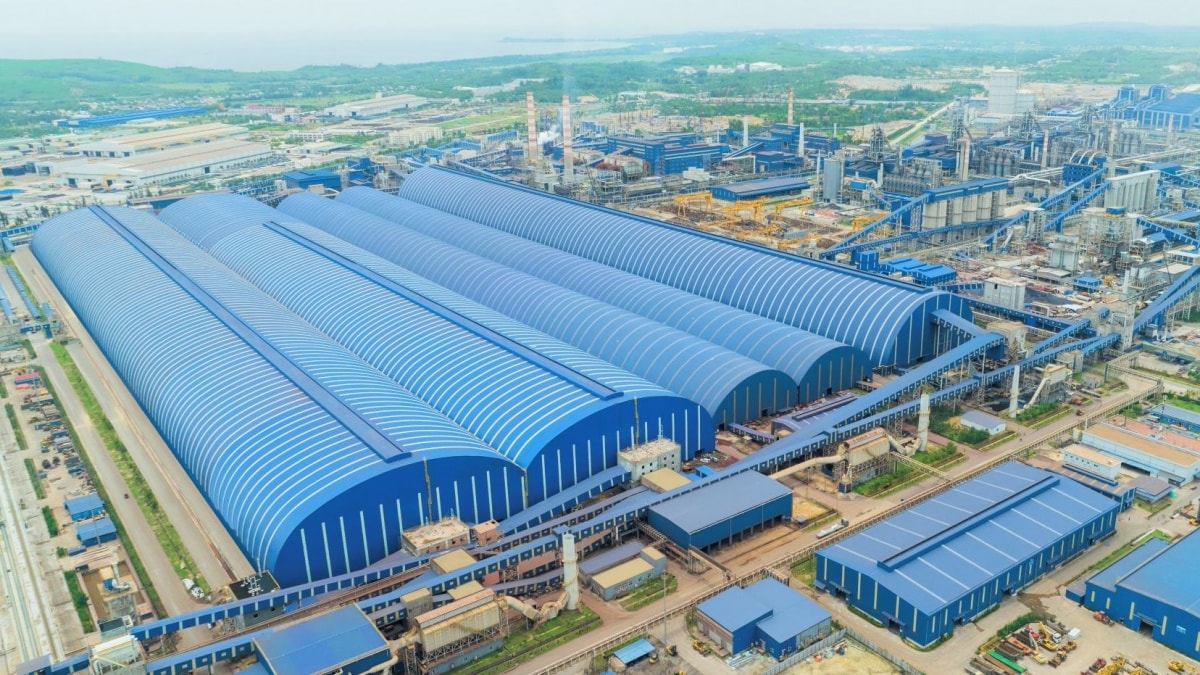 Nợ vay của Hoà Phát gần 100.000 tỷ đồng, chi phí lãi vay tăng gấp đôi khi Dung Quất 2 vận hành- Ảnh 1. Nợ vay của Hoà Phát gần 100.000 tỷ đồng, chi phí lãi vay tăng gấp đôi khi Dung Quất 2 vận hành- Ảnh 1.